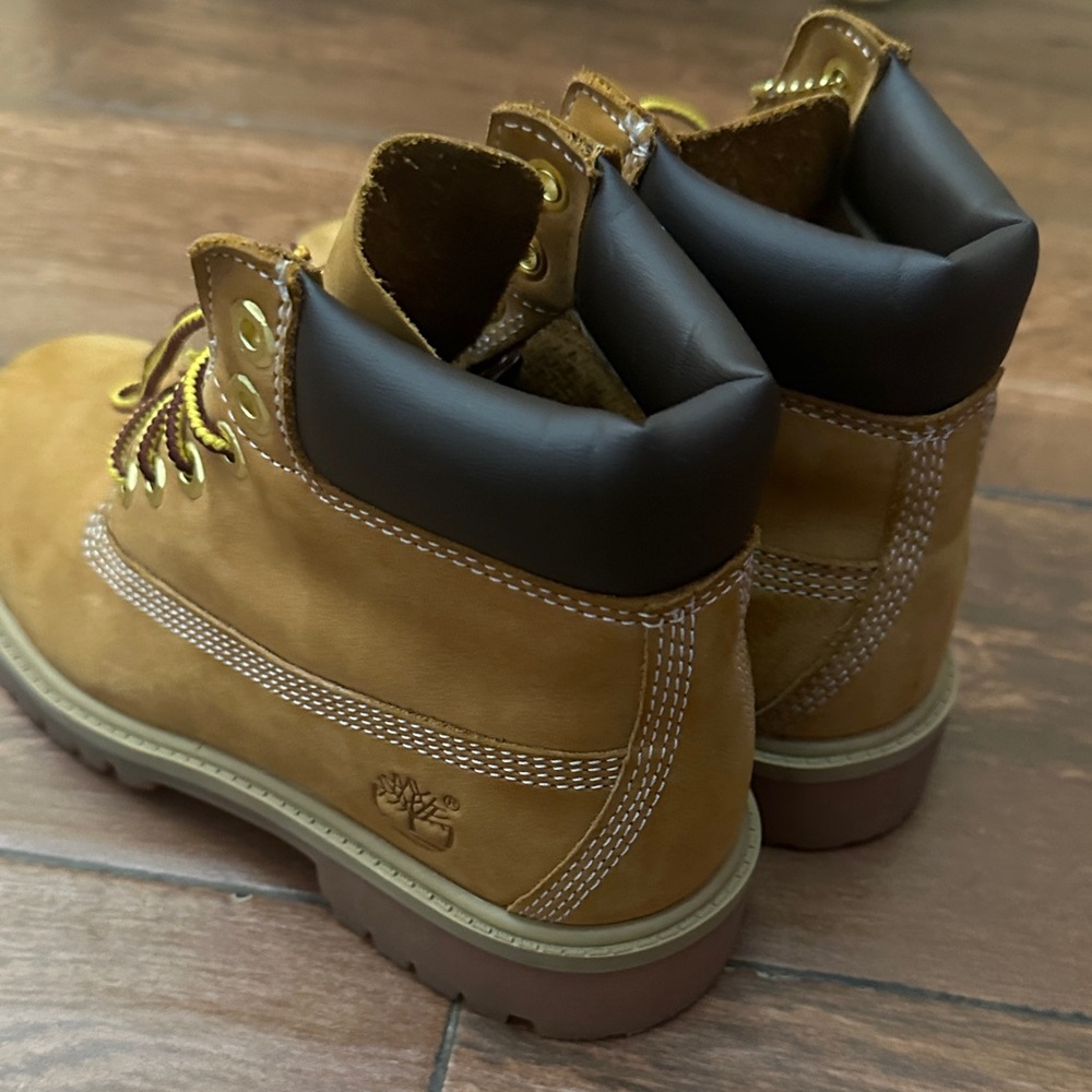 Timberland Kids Brown Boots with Black Accents - Picture 4 of 5